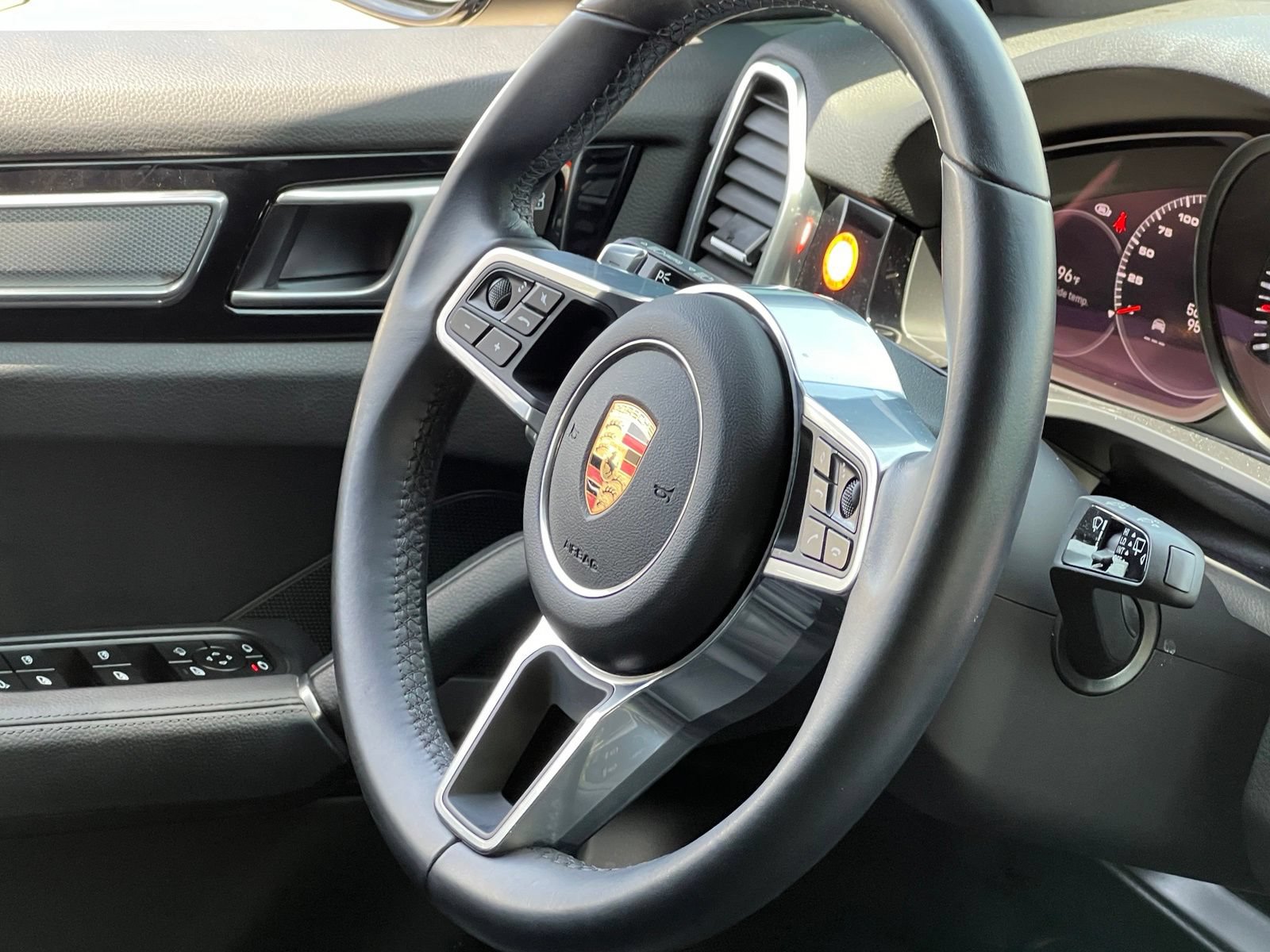 Certified 2022 Porsche Cayenne Platinum Edition AWD/4WD image 41