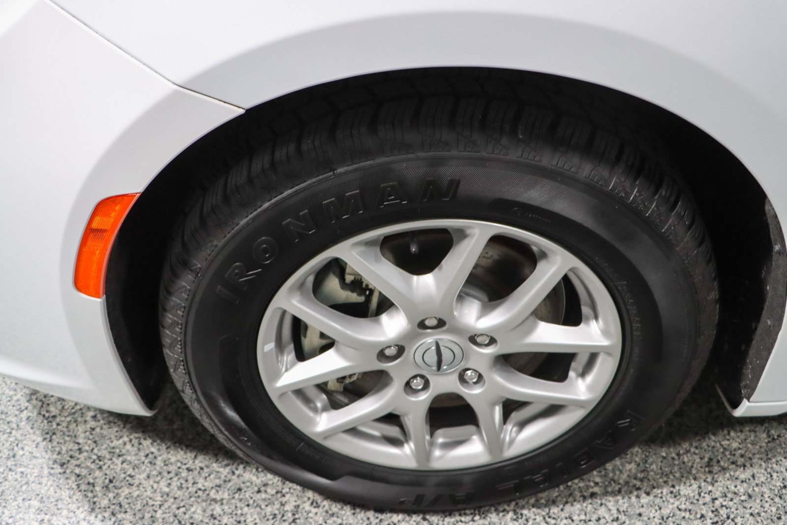 Used 2023 Chrysler Pacifica Touring-L FWD image 11