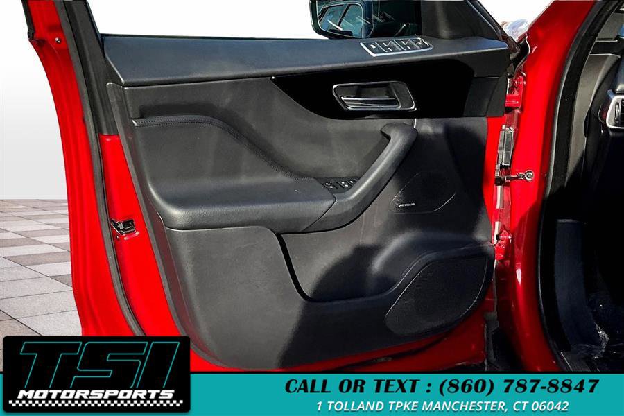 Used 2018 Jaguar F-PACE Premium image 23