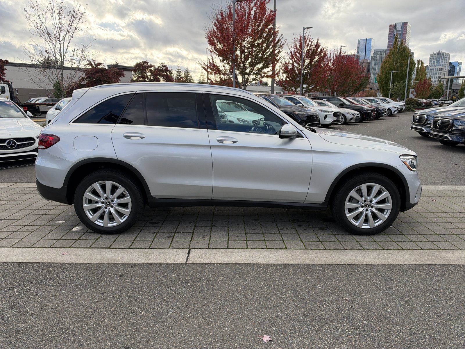 Used 2020 Mercedes-Benz GLC 300 4MATIC image 4