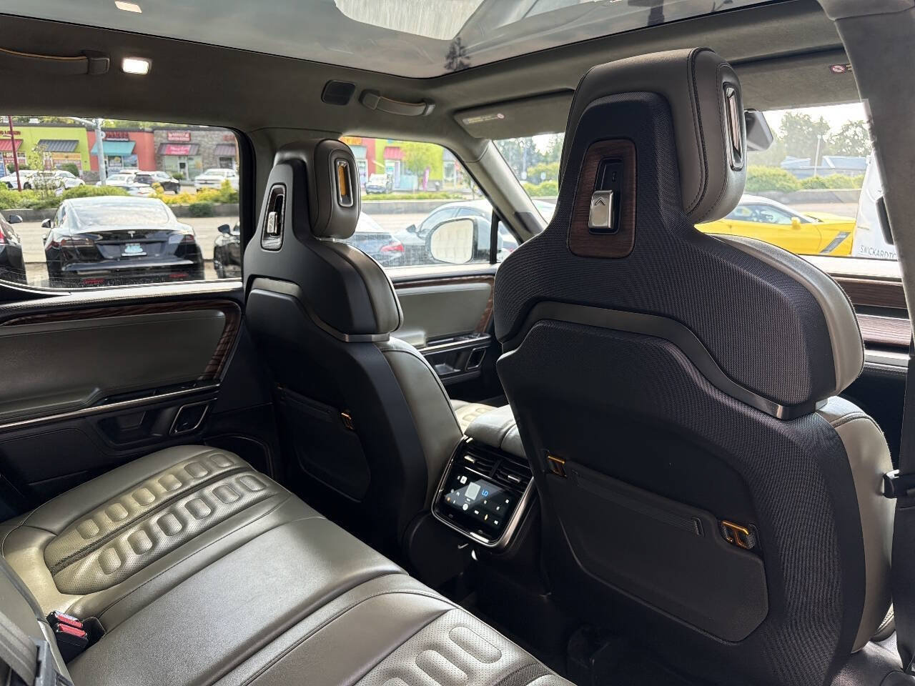 Used 2022 Rivian R1T Adventure AWD/4WD image 17