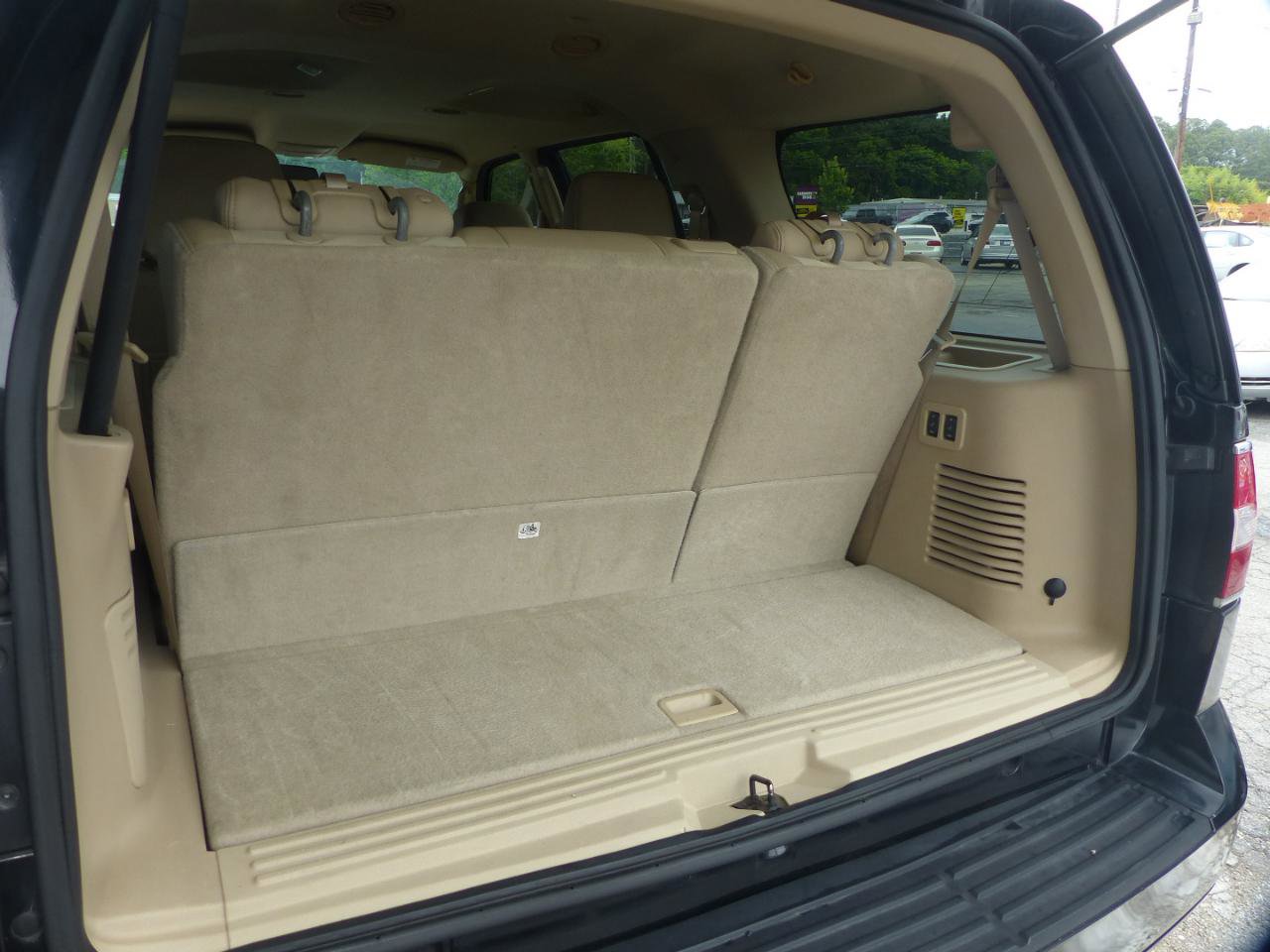 Used 2008 Lincoln Navigator 2WD image 25
