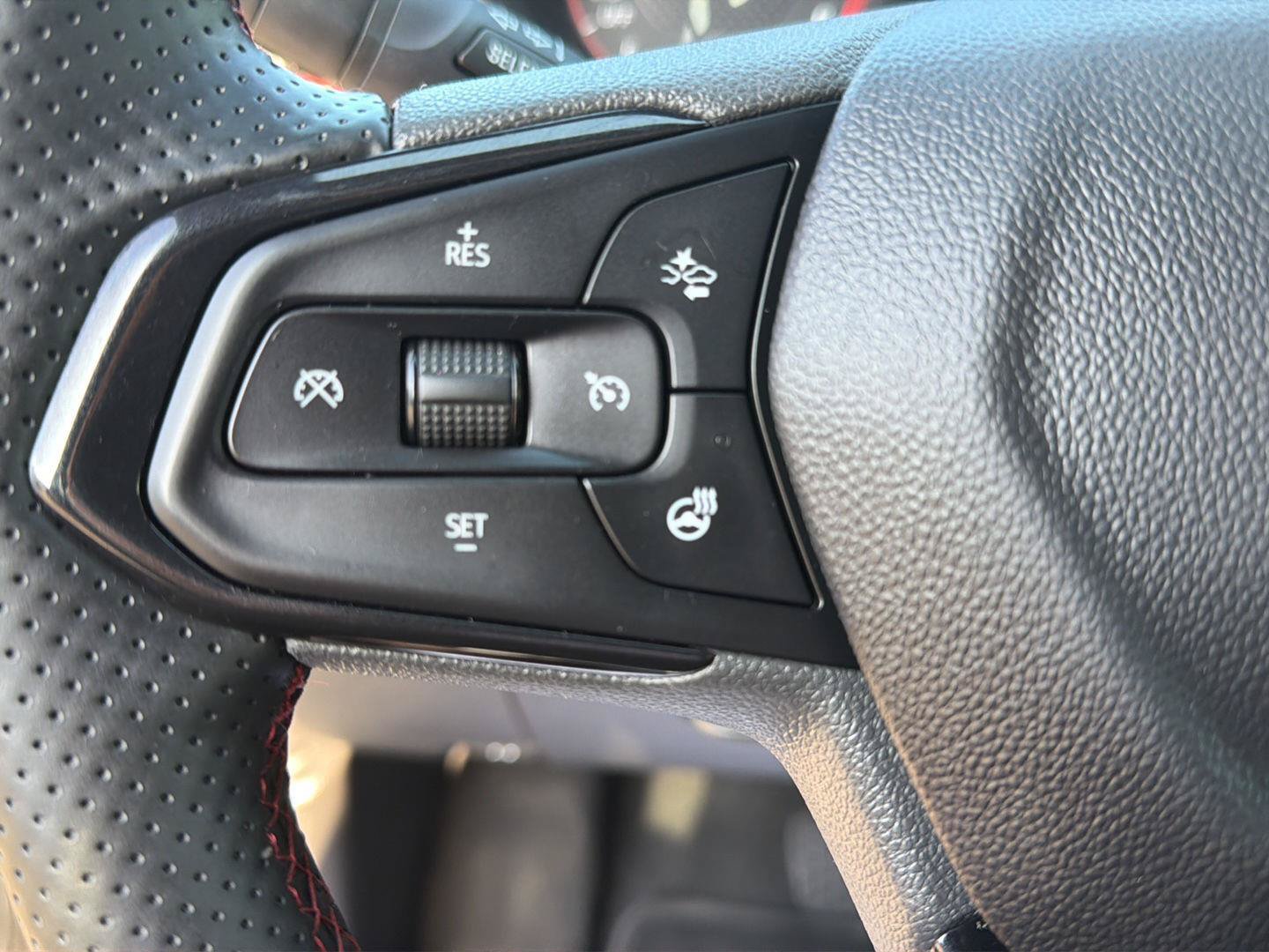 Used 2024 Chevrolet Trax RS w/ Driver Confidence Package FWD image 18