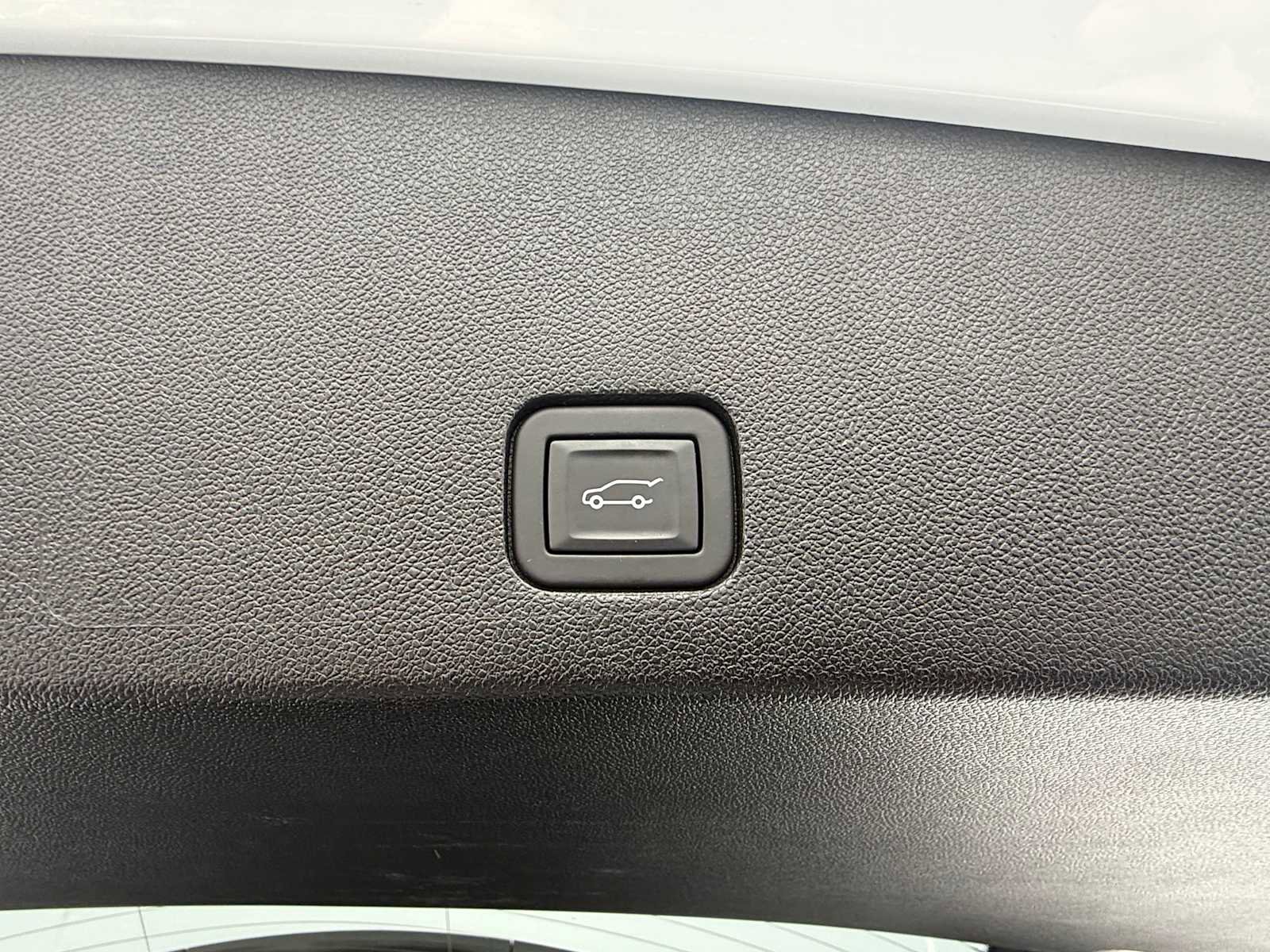 Used 2024 Cadillac XT6 Sport image 38