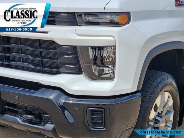 Used 2025 Chevrolet Silverado 2500 Custom w/ Custom Value Package AWD/4WD image 10