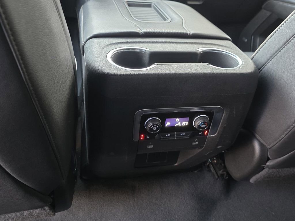 Used 2022 Chevrolet Suburban Premier RWD image 9