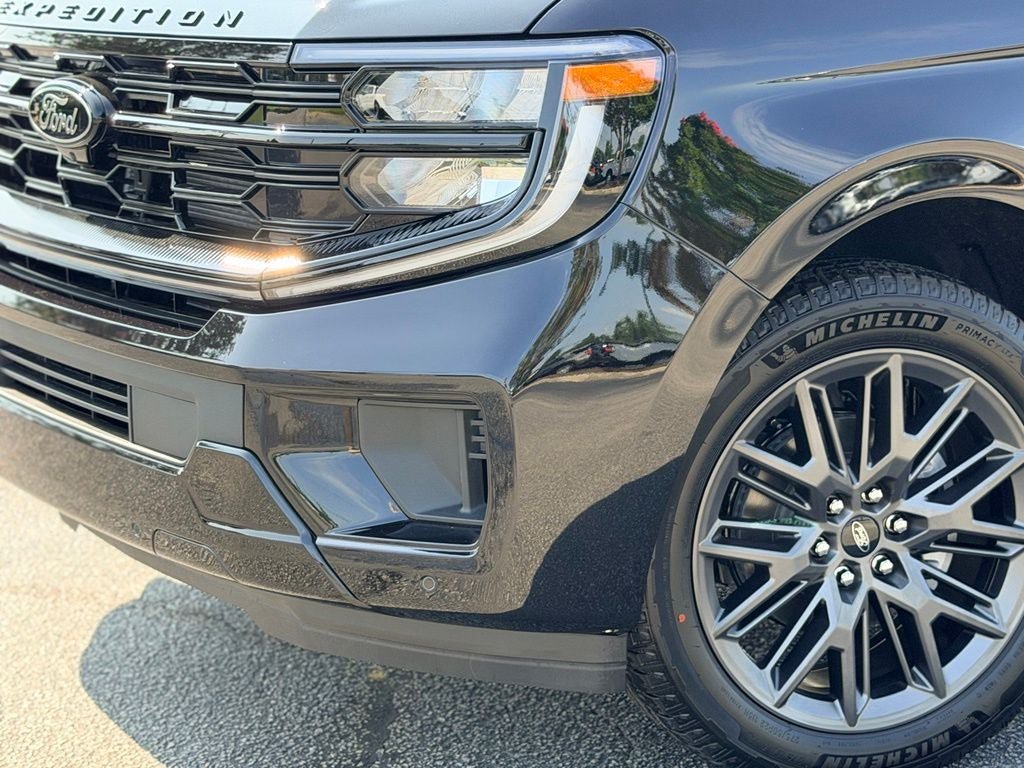 New 2026 Ford Expedition Max Platinum w/ Stealth Appearance Package AWD/4WD image 3
