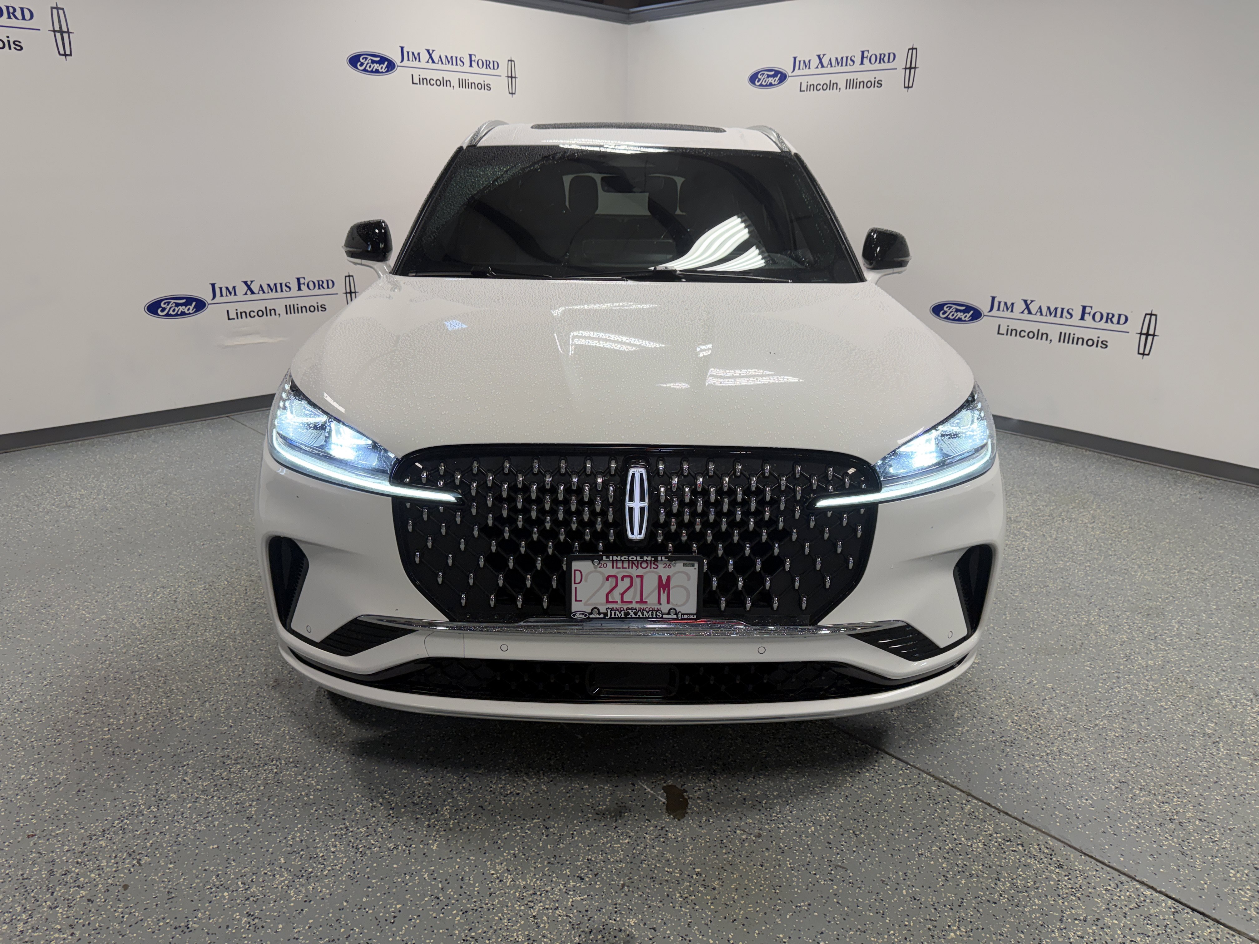 Used 2025 Lincoln Aviator Black Label AWD/4WD image 2