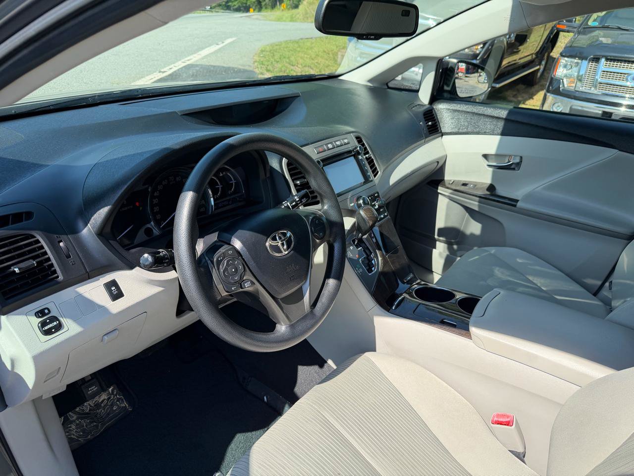 Used 2013 Toyota Venza LE AWD/4WD image 14
