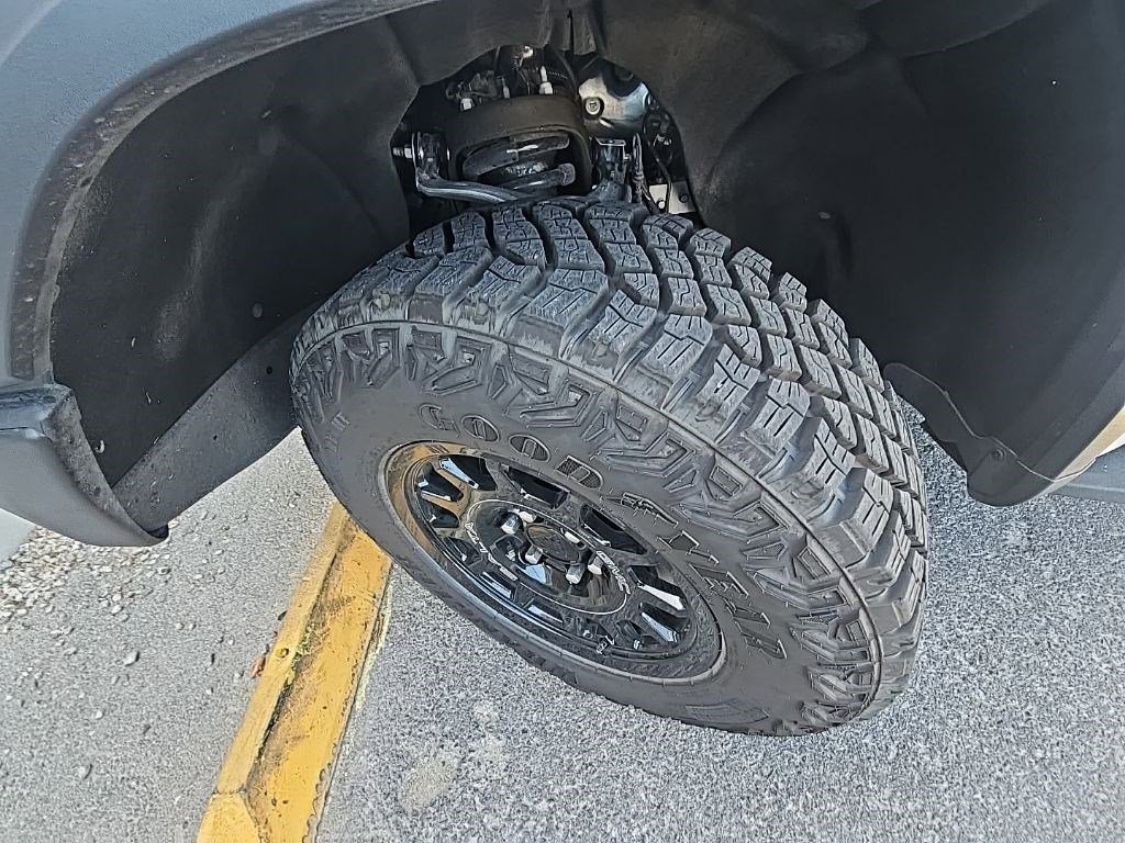 Certified 2024 GMC Sierra 1500 AT4X w/ AT4X AEV Edition image 41