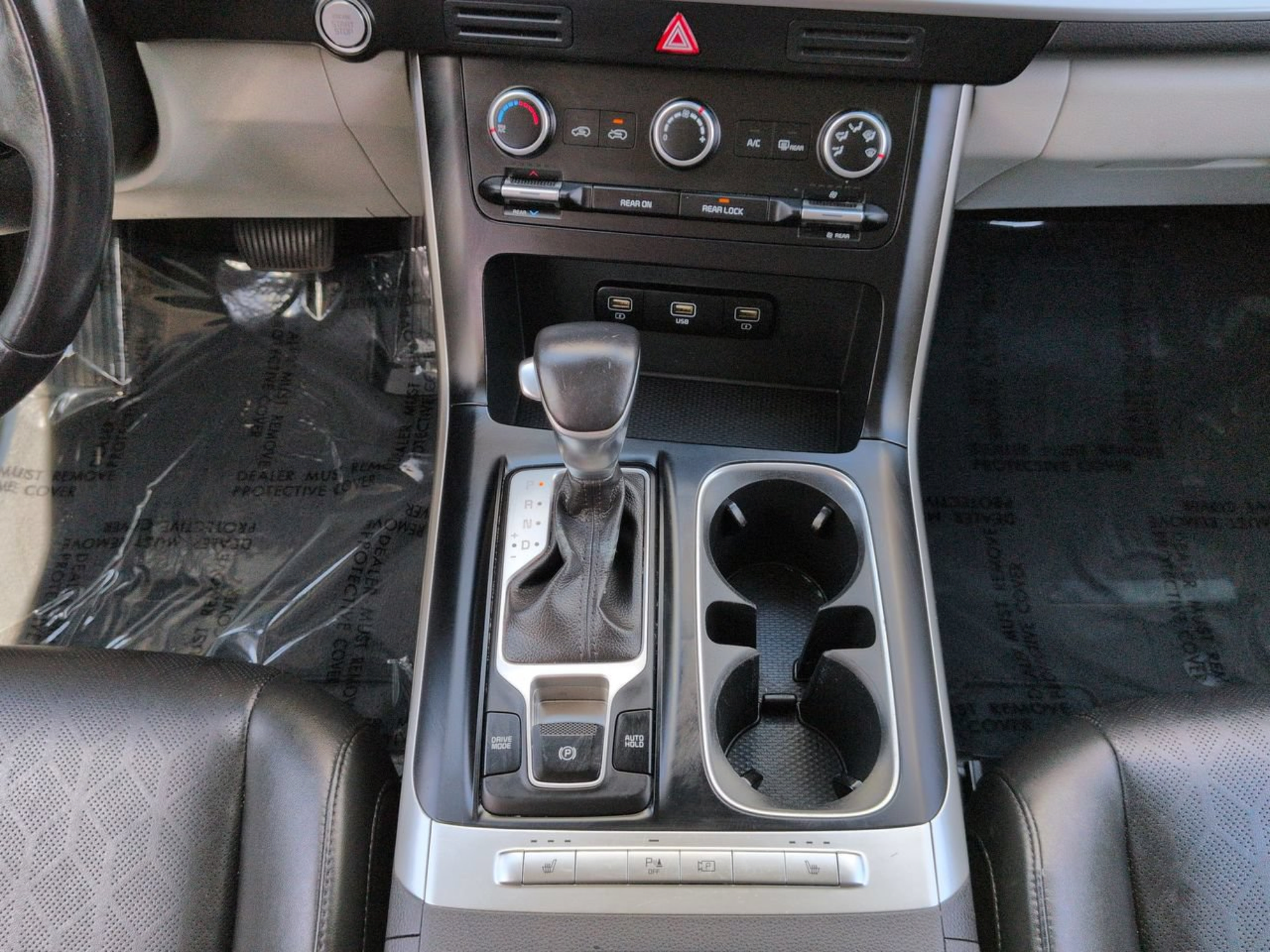 Used 2023 Kia Carnival LX FWD image 23