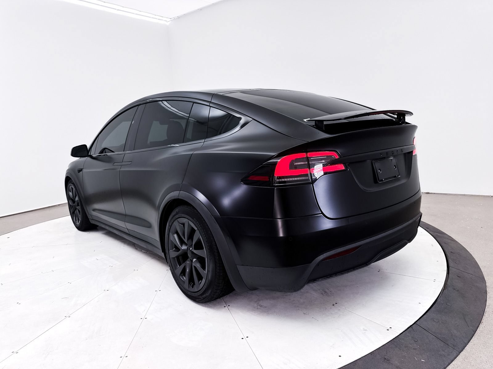 Used 2023 Tesla Model X AWD/4WD image 17