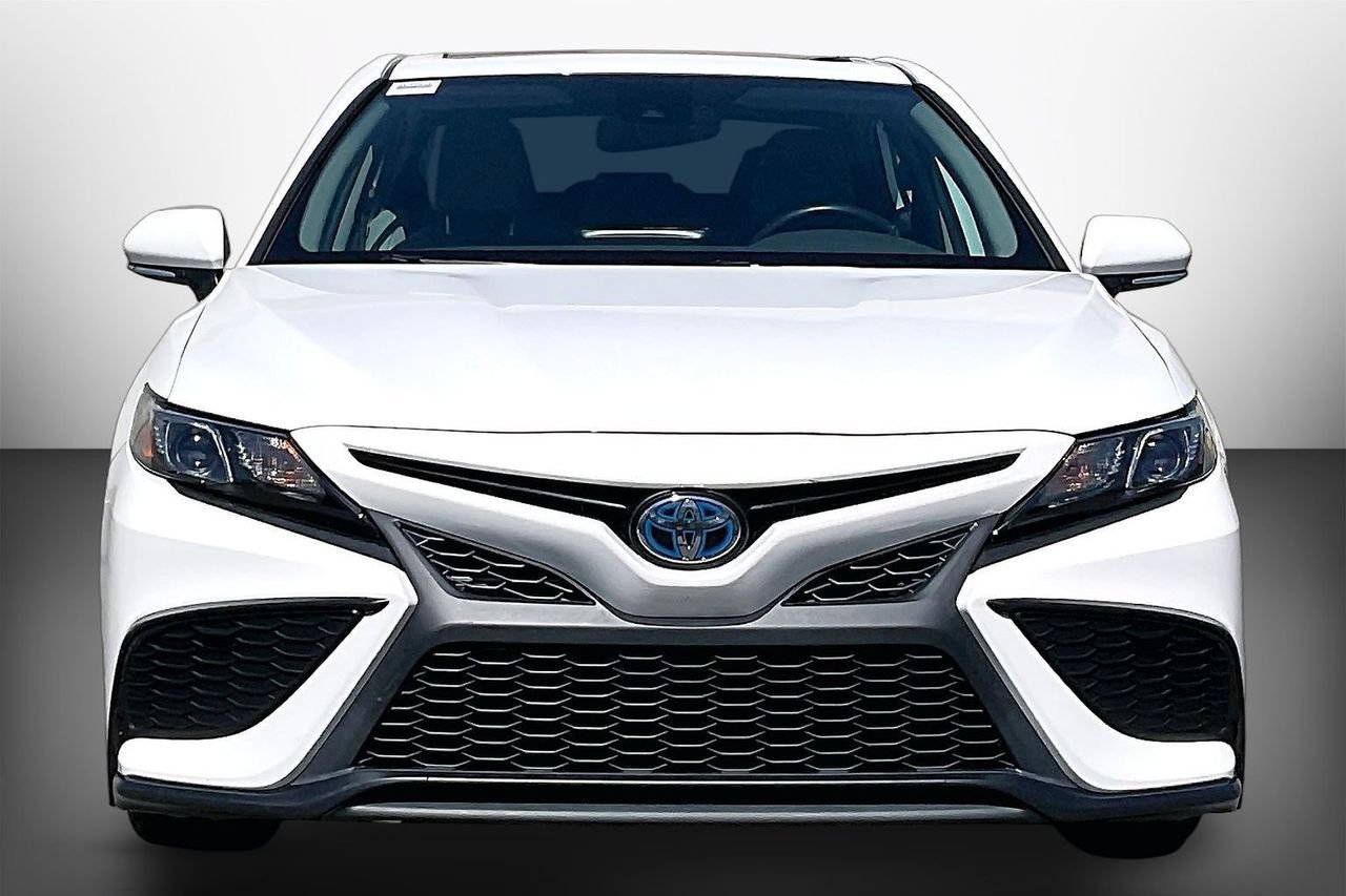 Used 2024 Toyota Camry SE w/ Audio Upgrade Package FWD image 3