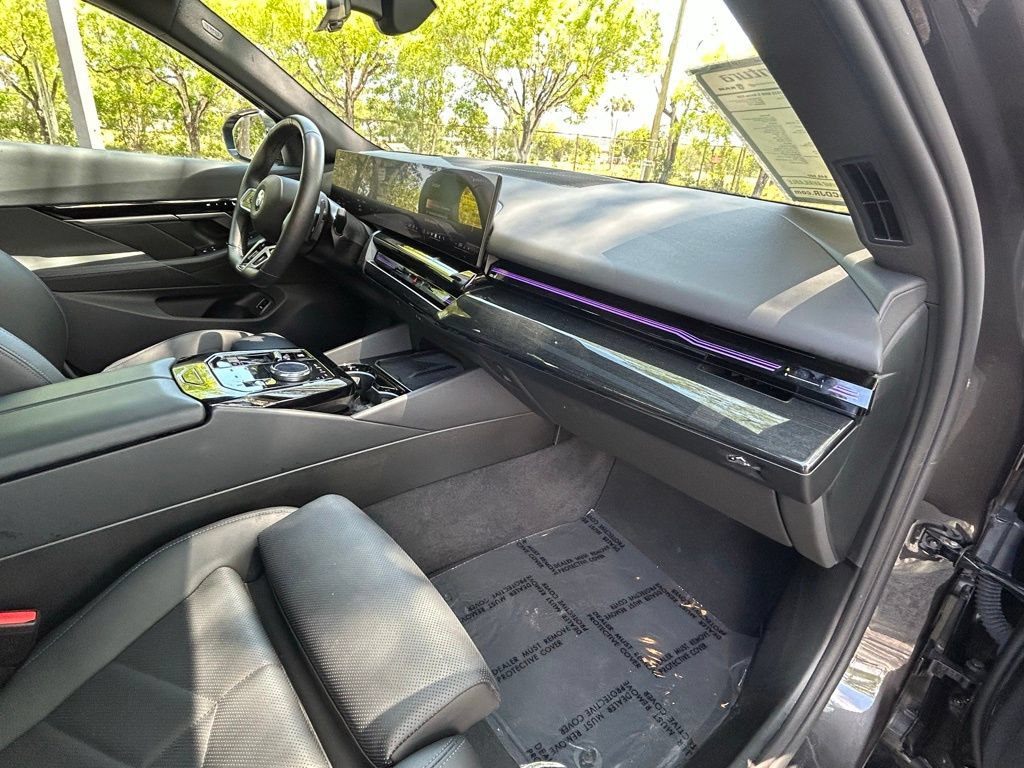 Used 2025 BMW 530i RWD image 41