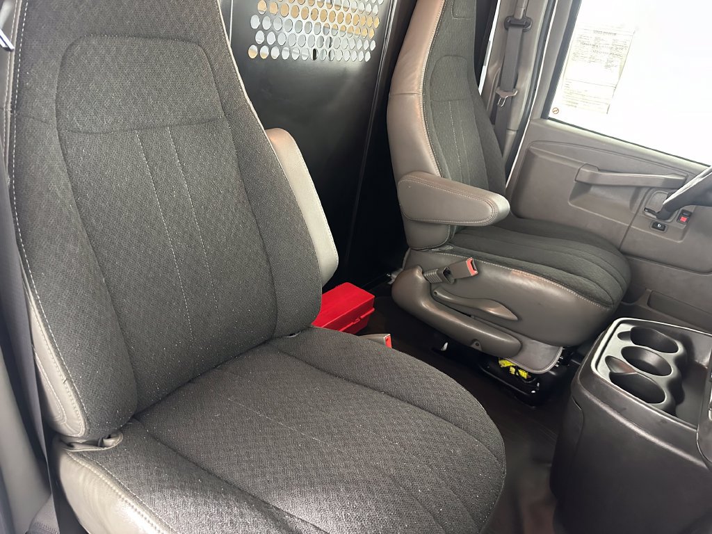Used 2025 Chevrolet Express 2500 w/ Driver Convenience Package RWD image 26