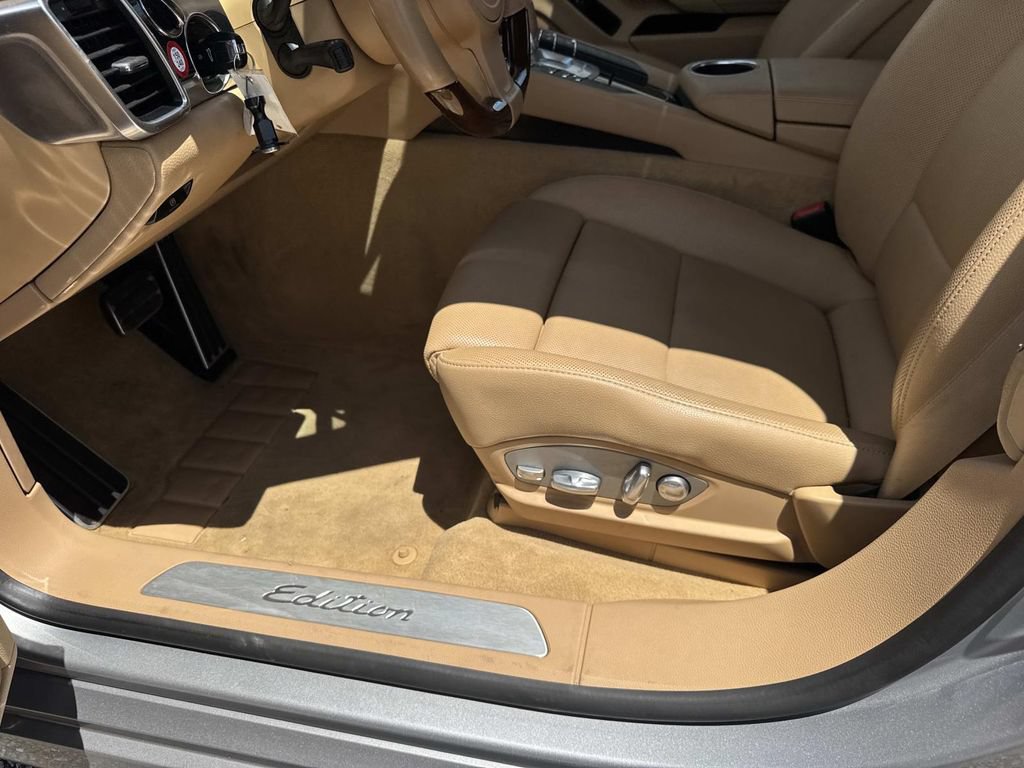 Used 2016 Porsche Panamera 4 Edition AWD/4WD image 18
