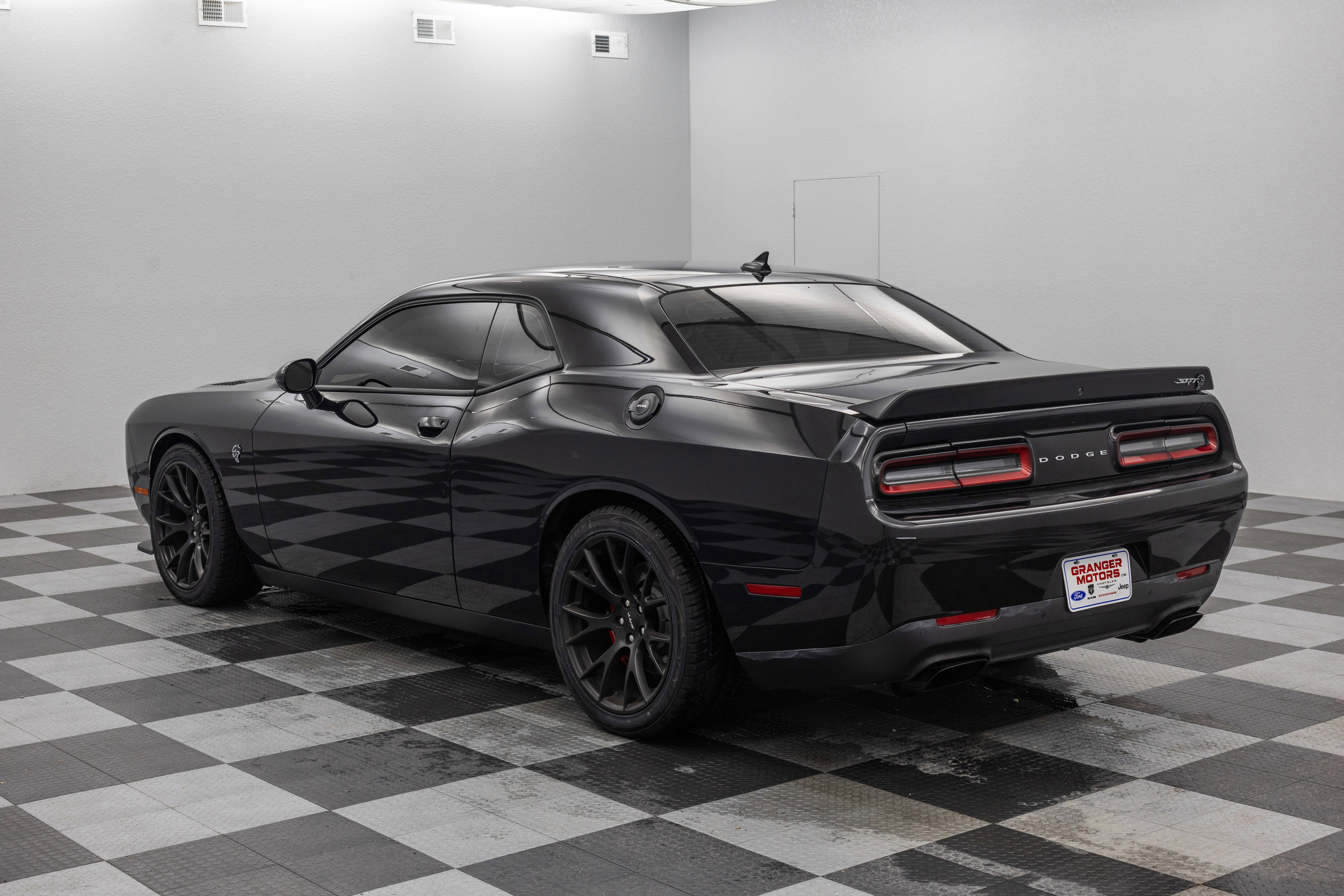 Used 2015 Dodge Challenger SRT Hellcat image 8