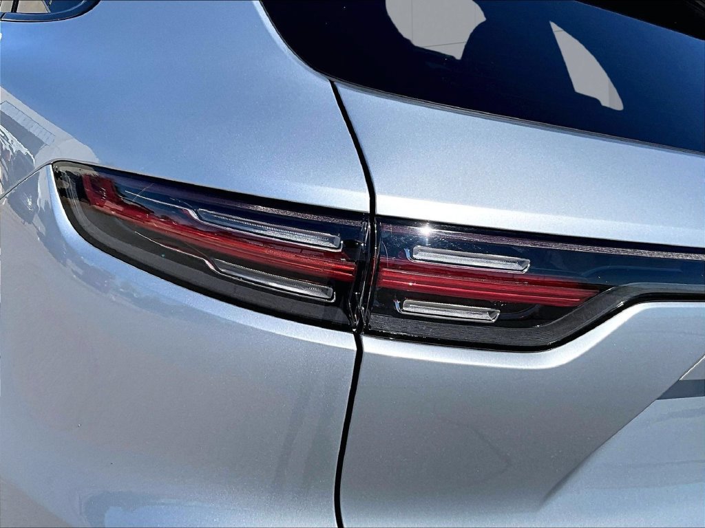Certified 2023 Porsche Cayenne S AWD/4WD image 21