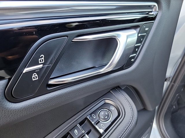 Used 2025 Porsche Macan image 27