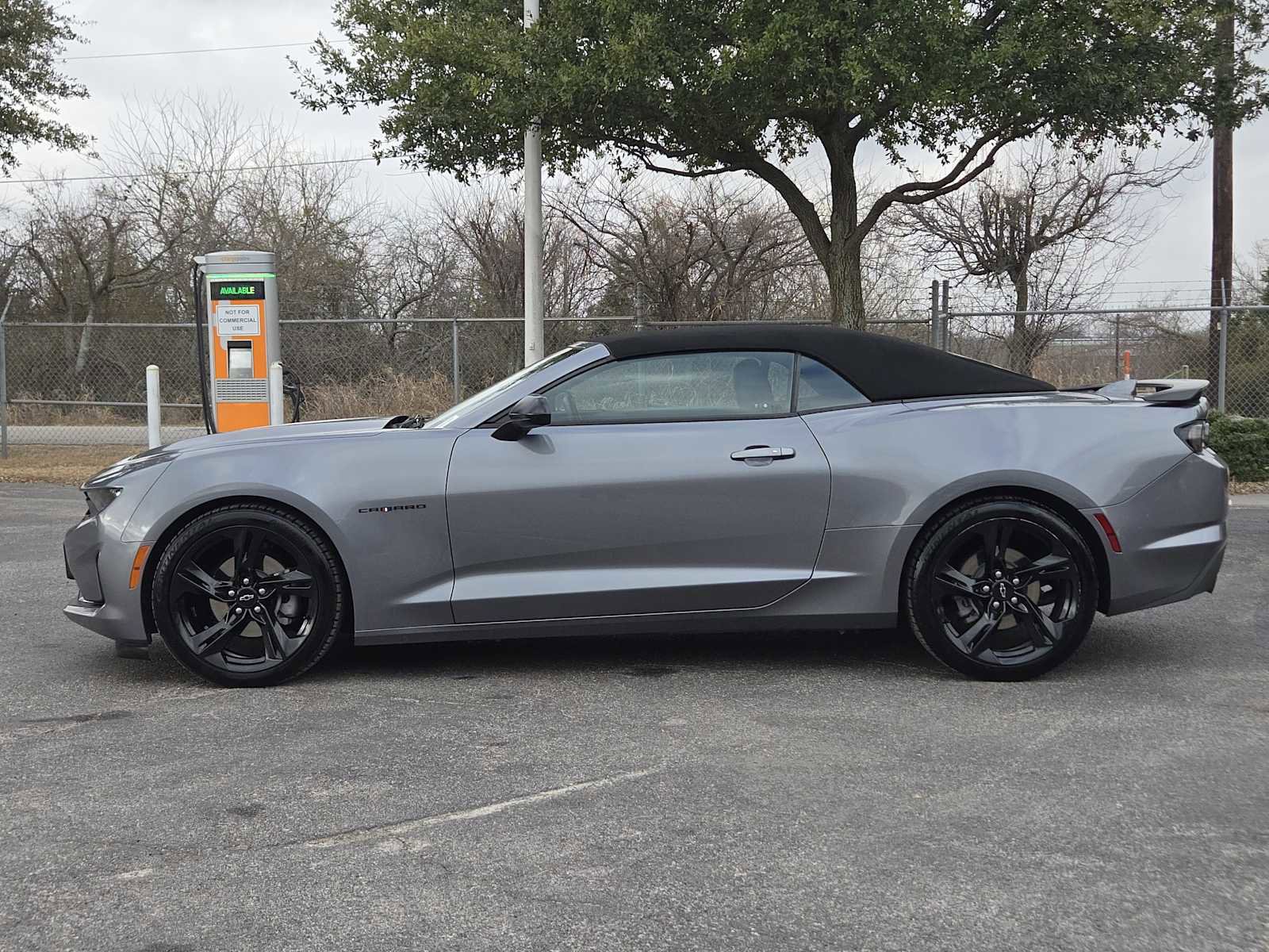 Used 2021 Chevrolet Camaro LT w/ RS Package image 4