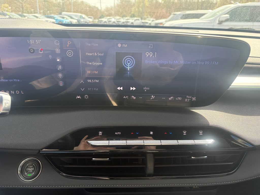 Used 2025 Buick Enclave Preferred image 7