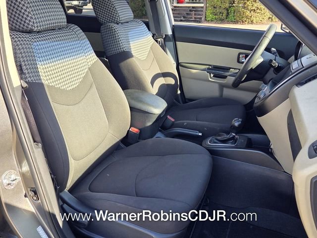 Used 2012 Kia Soul ! FWD image 17