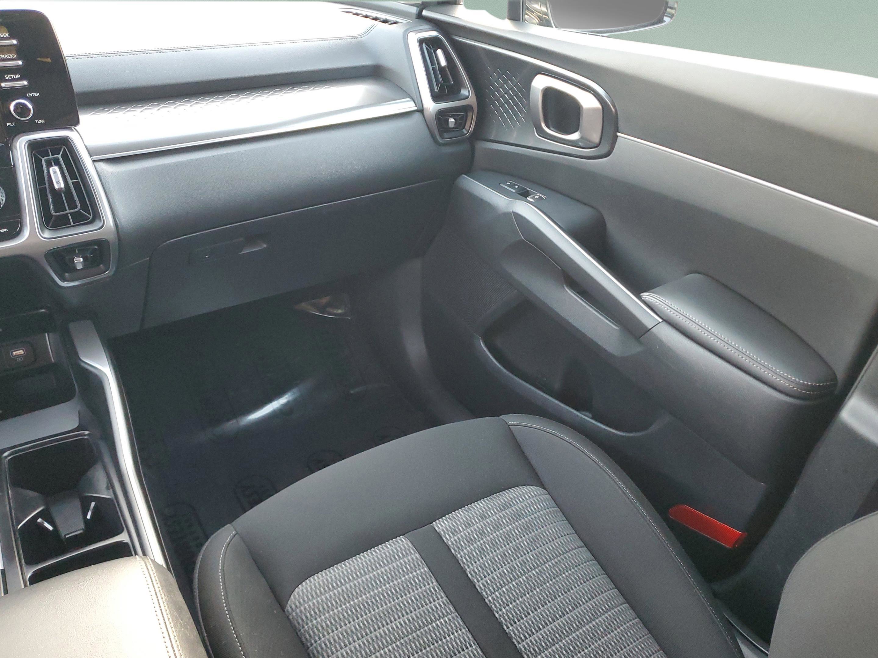 Certified 2023 Kia Sorento LX image 15