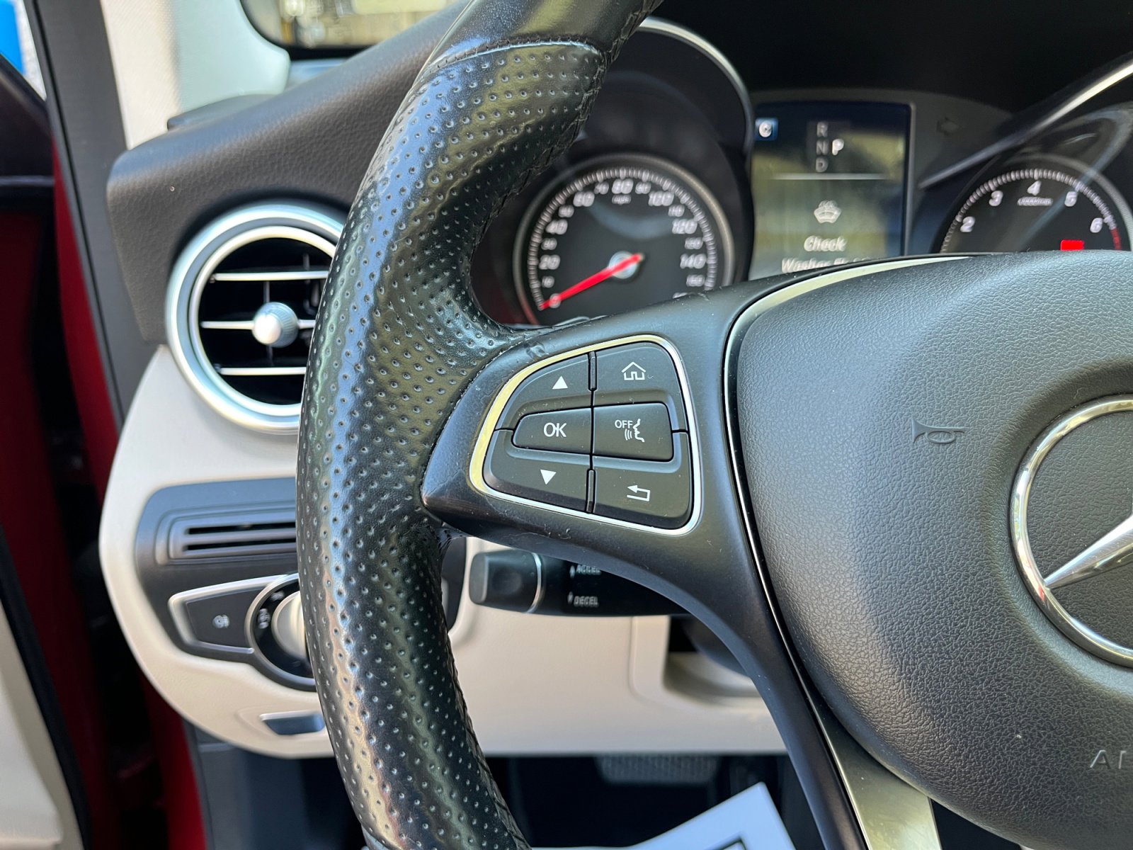 Used 2016 Mercedes-Benz GLC 300 image 17