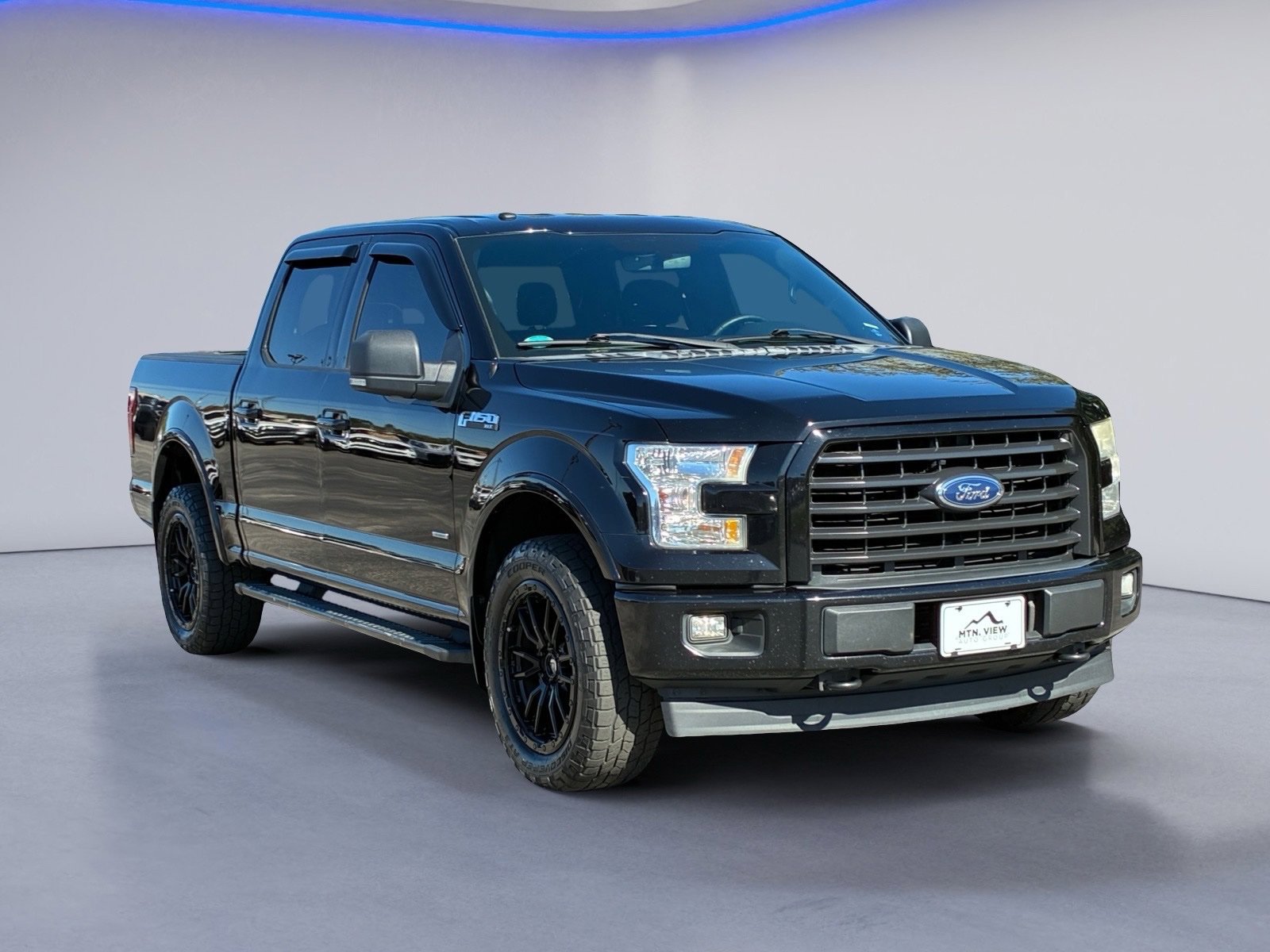 Used 2017 Ford F150 XLT w/ Equipment Group 302A Luxury AWD/4WD image 5