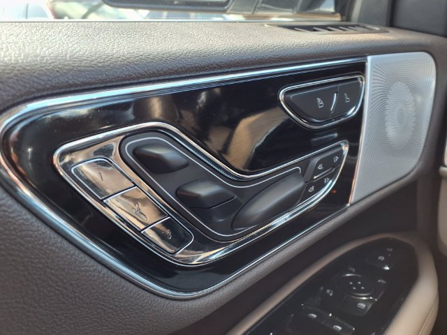 Certified 2023 Lincoln Navigator Reserve RWD image 17
