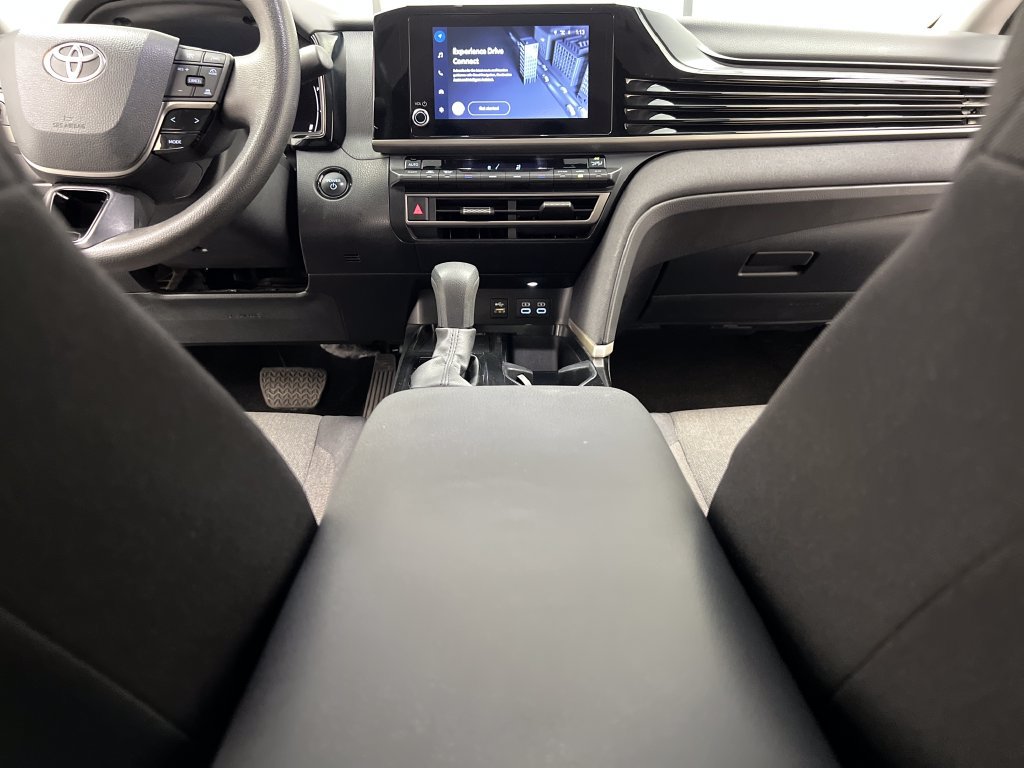 Used 2025 Toyota Camry LE FWD image 41