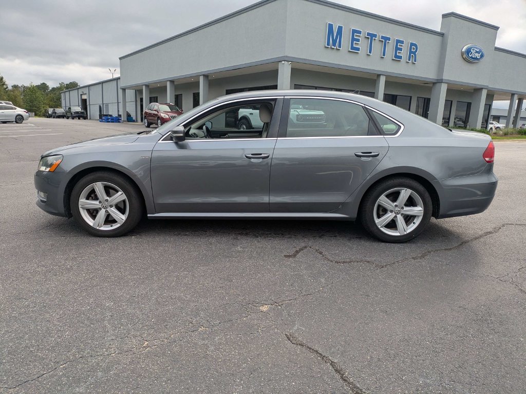Used 2015 Volkswagen Passat 1.8T Limited Edition FWD image 7
