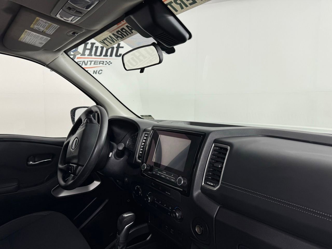 Used 2024 Nissan Frontier SV image 30