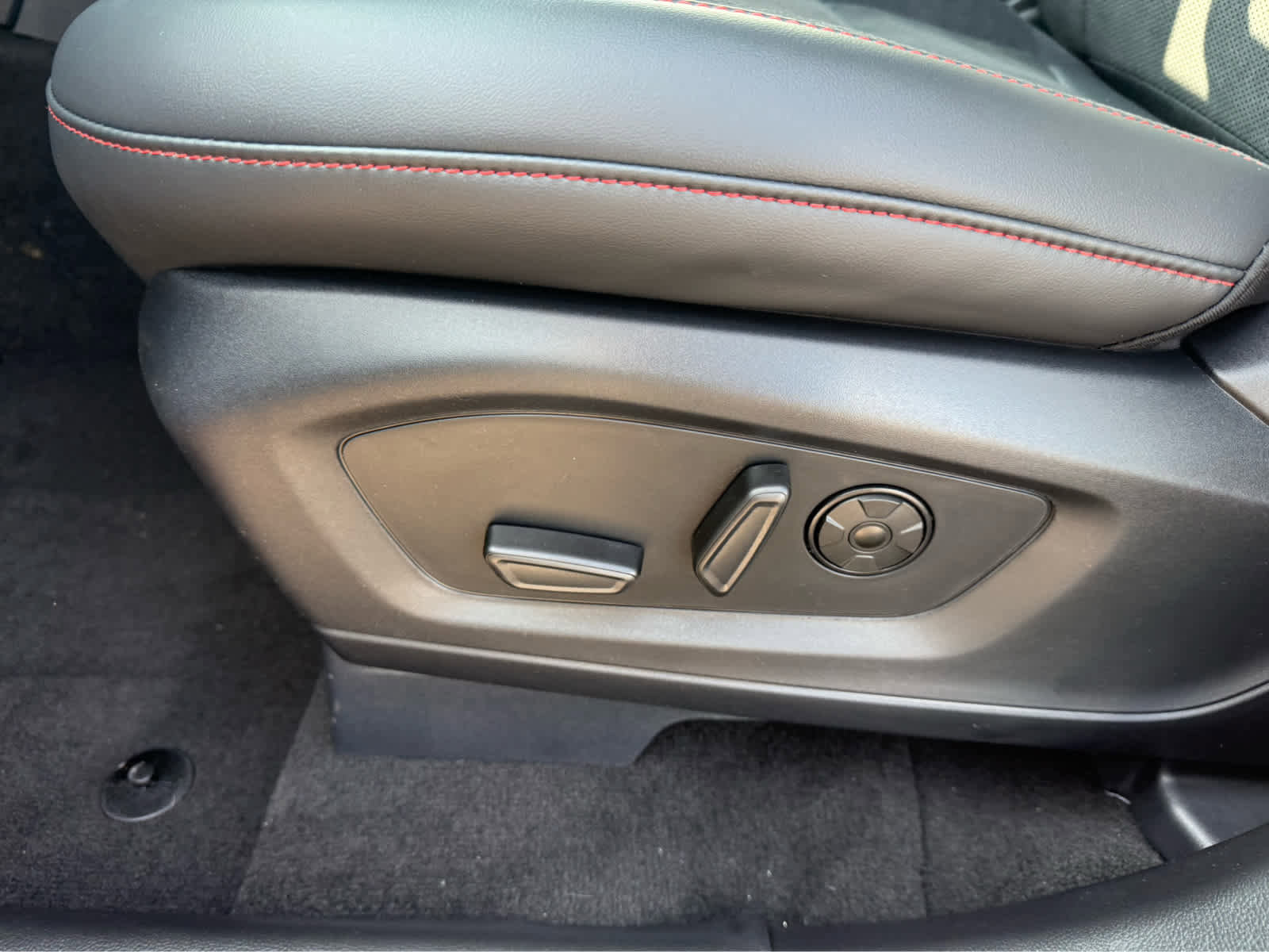 New 2025 Ford Explorer ST image 9