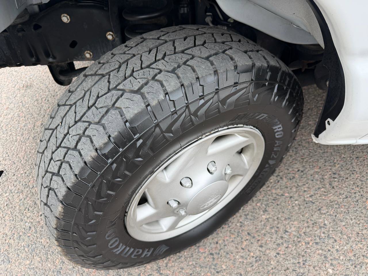 Used 2019 Ford E-350 and Econoline 350 Super Duty w/ Power Windows & Locks Group image 32