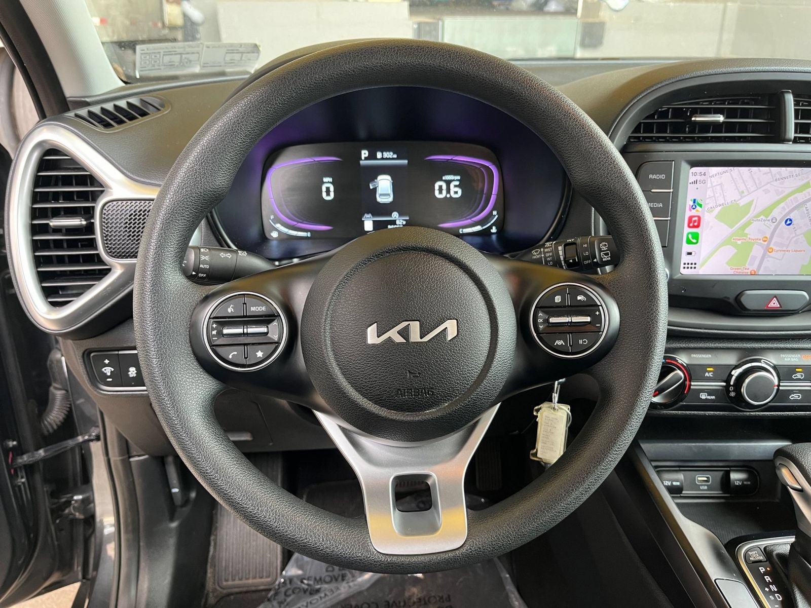 Used 2025 Kia Soul LX w/ LX Technology Package FWD image 26