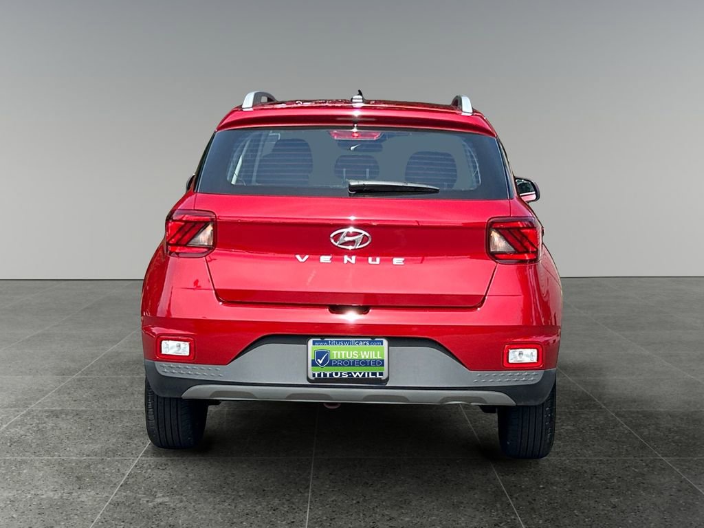 Used 2025 Hyundai Venue SEL FWD image 9