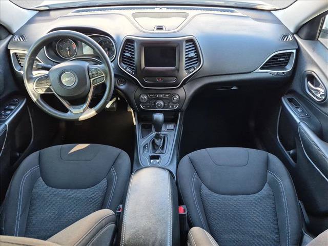 Used 2020 Jeep Cherokee Latitude FWD image 18
