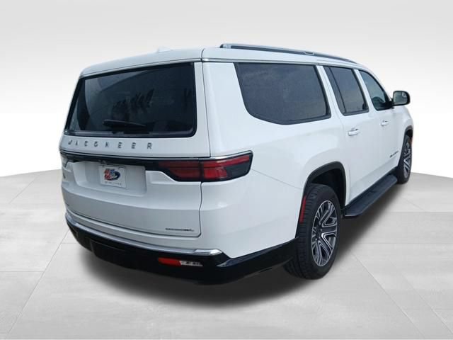 Used 2023 Jeep Wagoneer L Series II AWD/4WD image 5