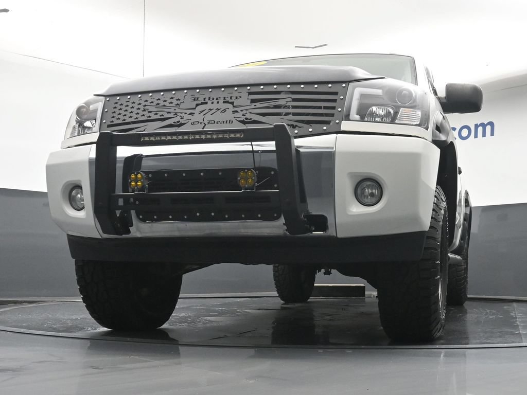 Used 2014 Nissan Titan SV w/ SV Value Truck Package AWD/4WD image 7