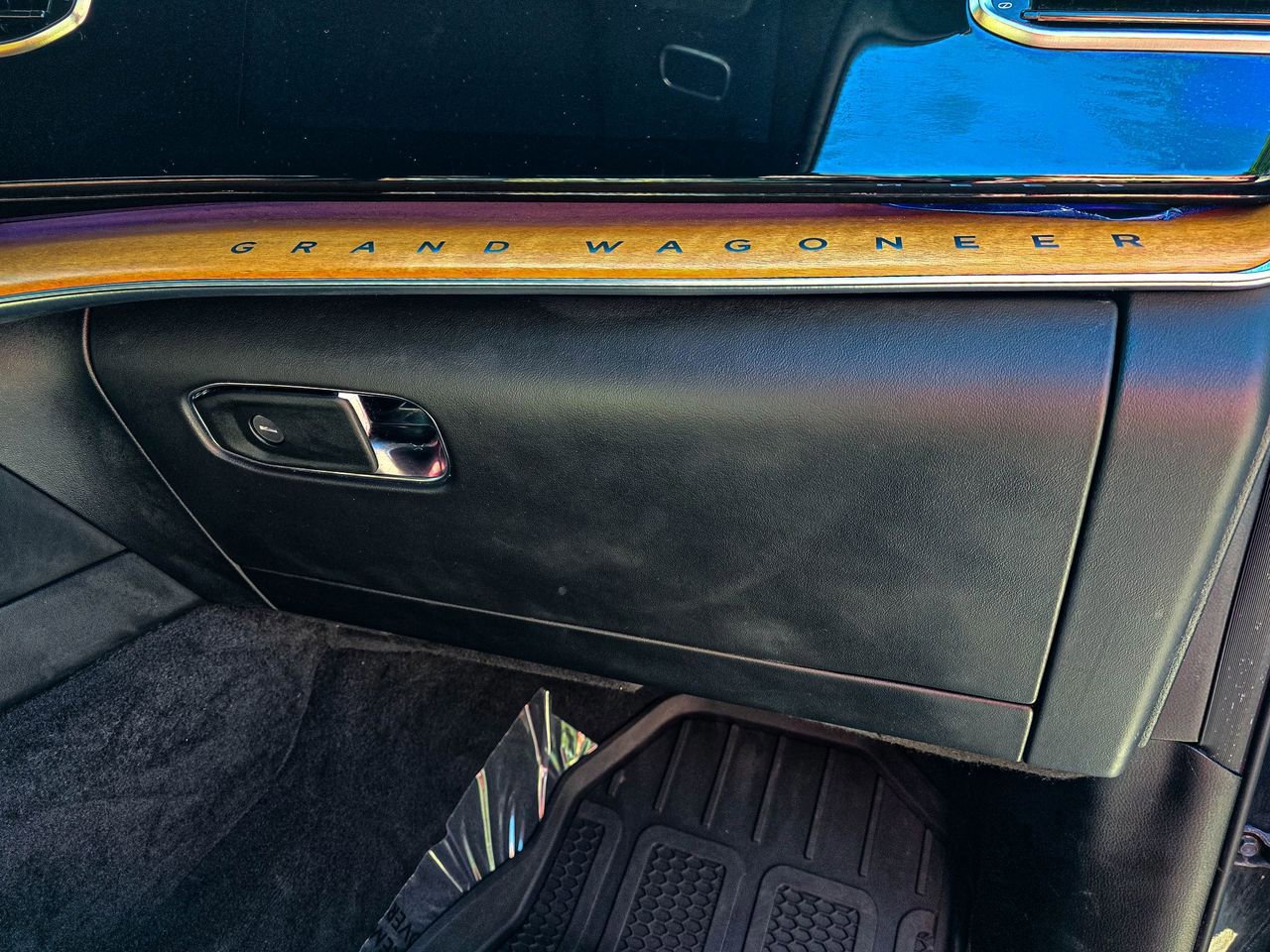 Used 2022 Jeep Grand Wagoneer Series III AWD/4WD image 48