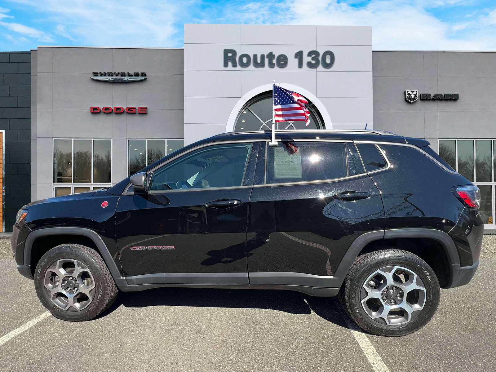 Used 2022 Jeep Compass Trailhawk image 5