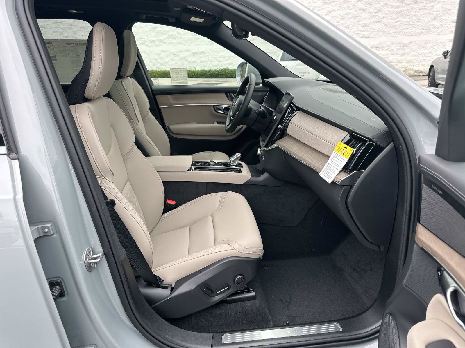 New 2026 Volvo XC90 T8 Plus AWD/4WD image 22