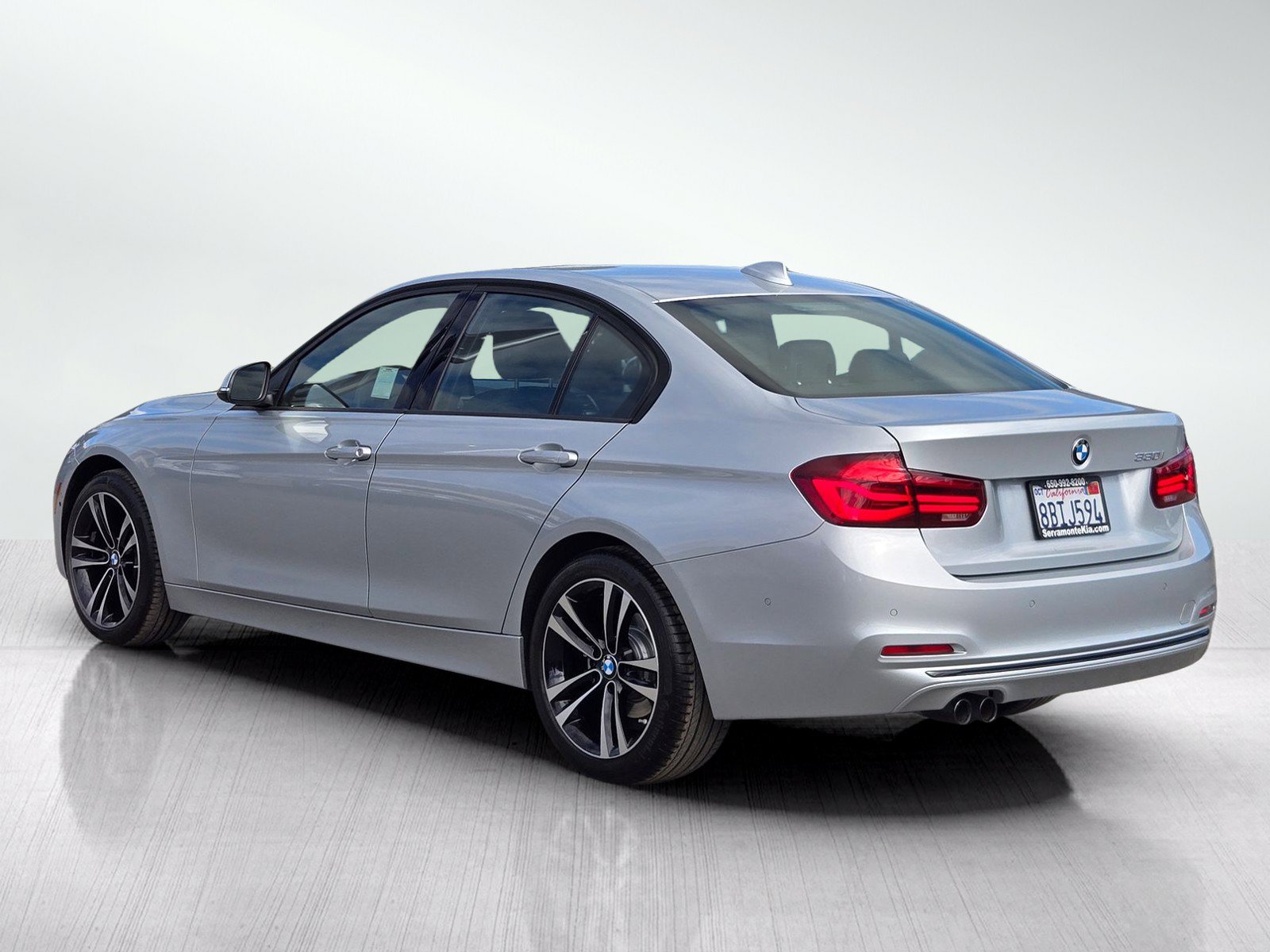 Used 2018 BMW 330i Sedan RWD image 6