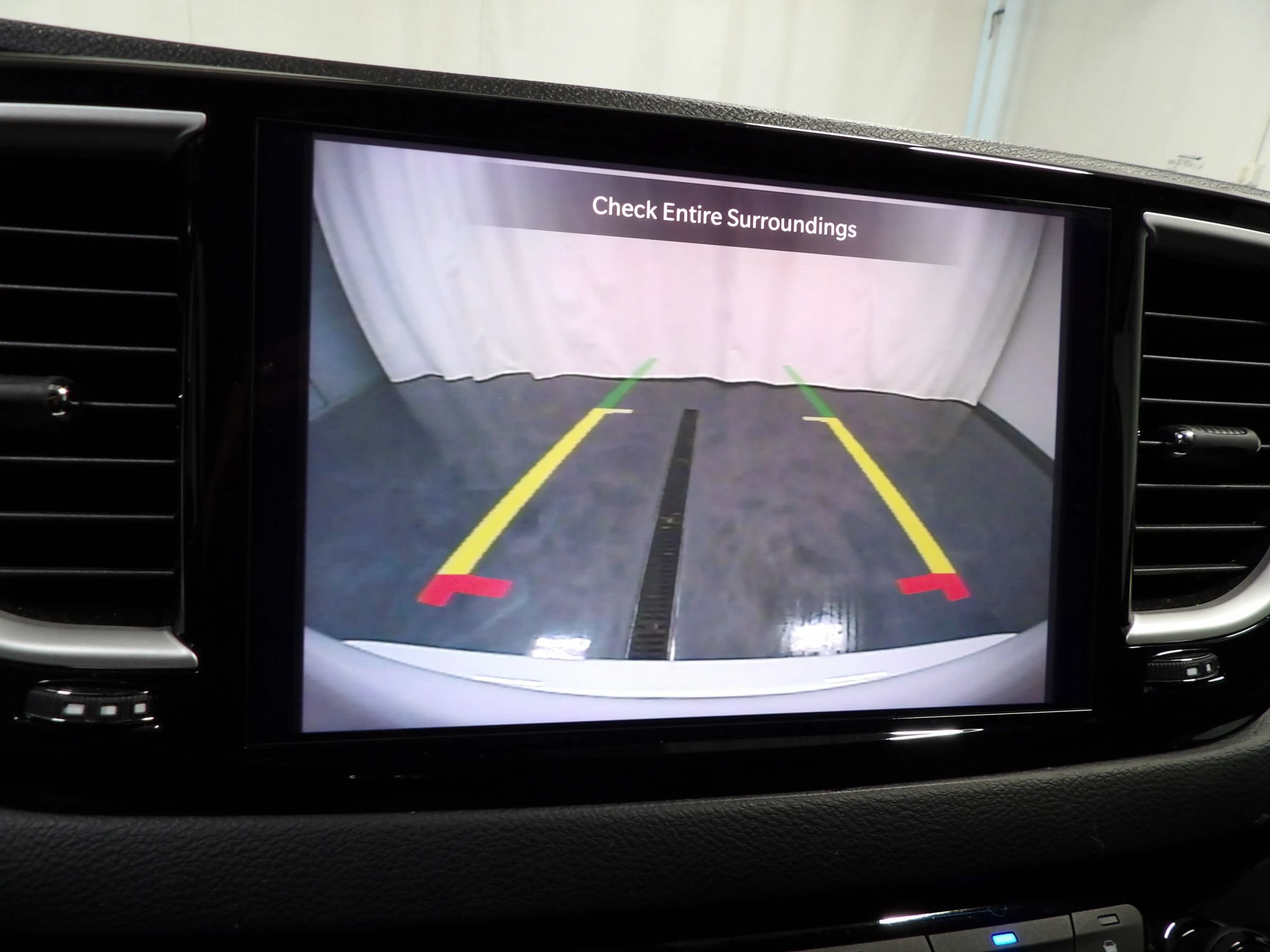 Used 2025 Chrysler Pacifica Select FWD image 21