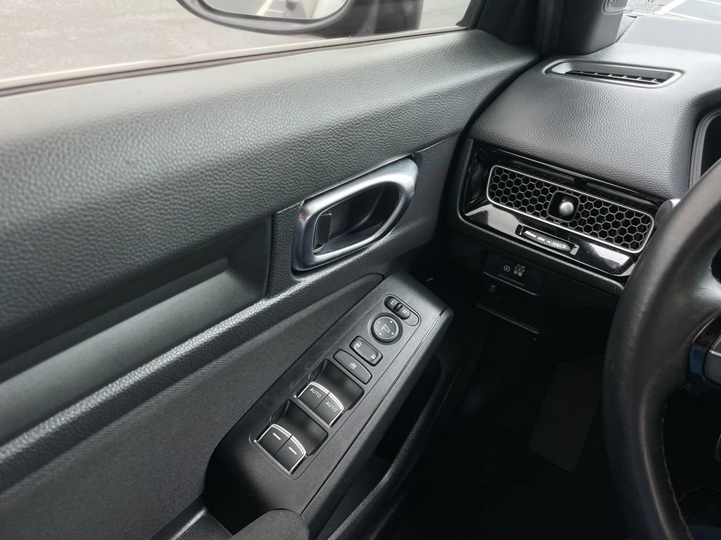 Certified 2025 Honda Civic Sport image 22