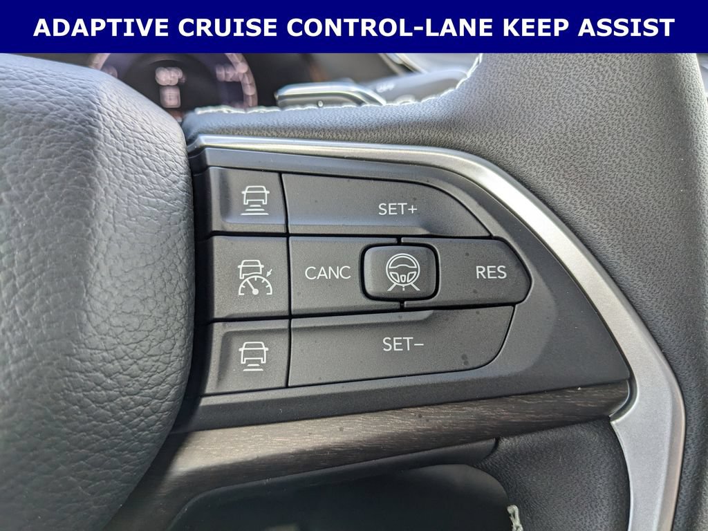 New 2026 Jeep Grand Cherokee Limited w/ Limited Altitude Package AWD/4WD image 13