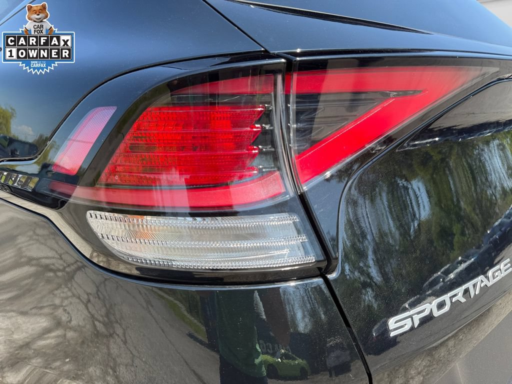 Certified 2025 Kia Sportage LX AWD/4WD image 21