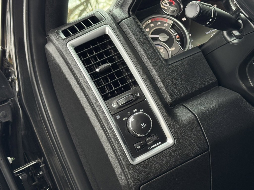 Used 2018 RAM 2500 Limited image 33