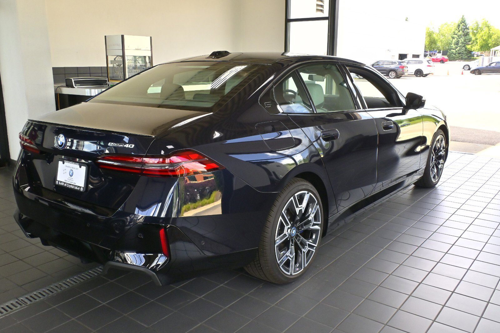 New 2024 BMW i5 eDrive40i w/ Executive Package image 2